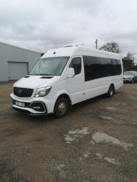 Photo 15 - Mercedes-Benz Sprinter 2012 y Heavy minibus rent