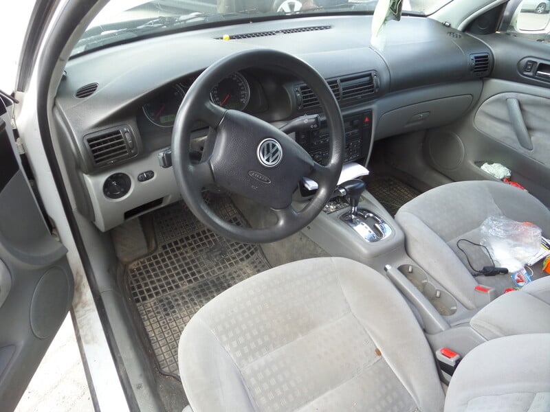 Photo 3 - Volkswagen Passat 2001 y parts