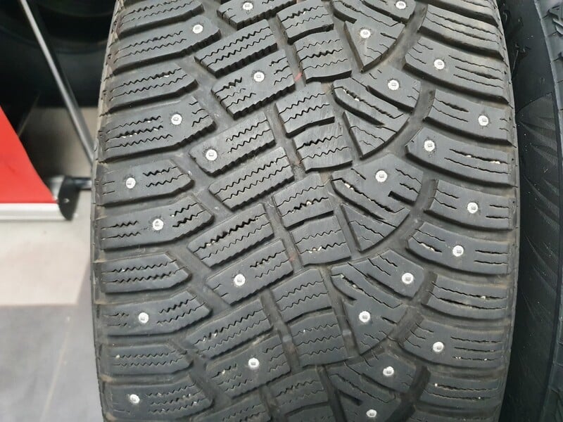 Photo 2 - Continental P530 Ice Contact2 R20 winter tyres passanger car