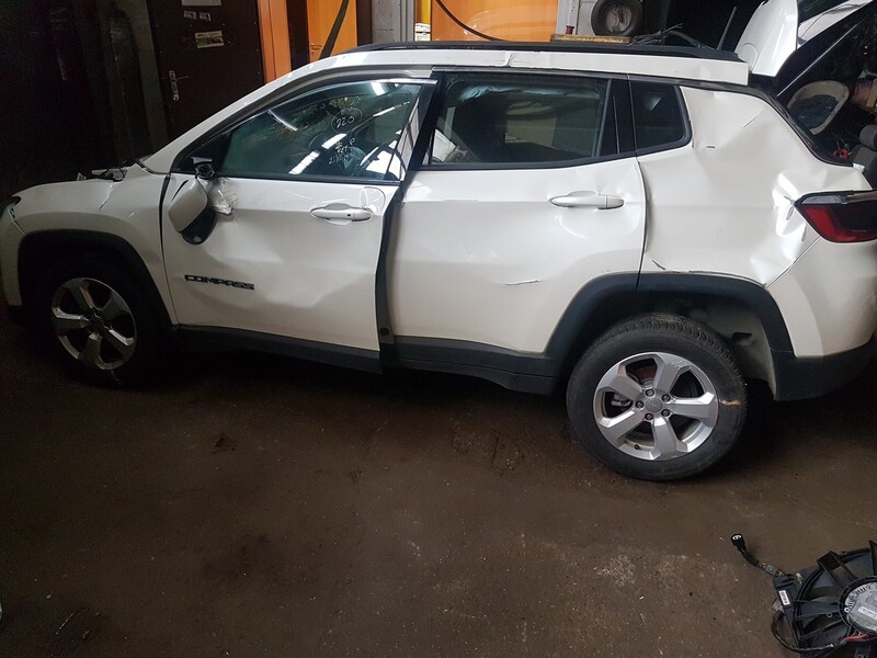 Photo 2 - Jeep Compass 2018 y parts