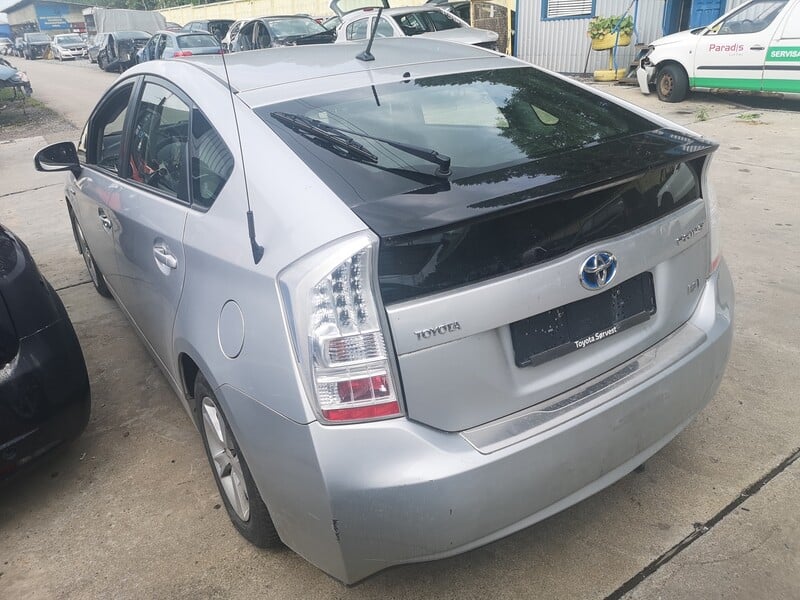 Photo 4 - Toyota Prius IV 2011 y parts