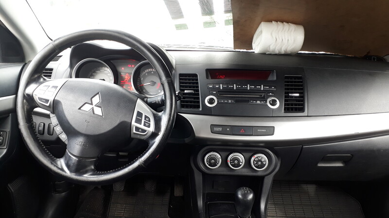 Photo 7 - Mitsubishi Lancer 2010 y parts