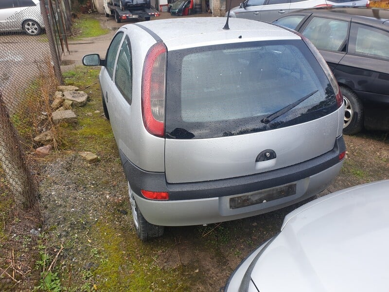 Photo 4 - Opel Corsa 2001 y parts