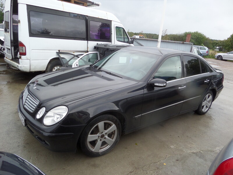 Photo 2 - Mercedes-Benz E 220 2005 y parts