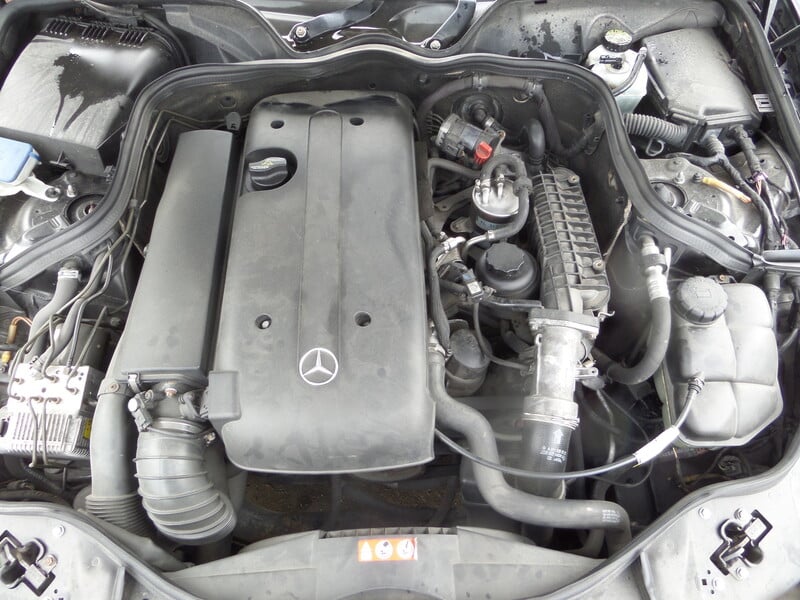 Photo 6 - Mercedes-Benz E 220 2005 y parts