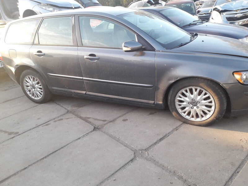 Photo 2 - Volvo V50 2007 y parts