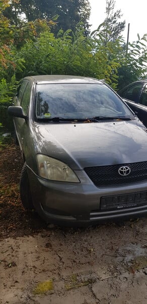 Photo 2 - Toyota Corolla 2003 y parts