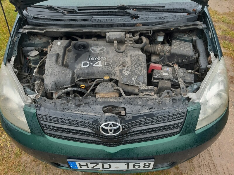 Photo 6 - Toyota Corolla Verso 2003 y parts