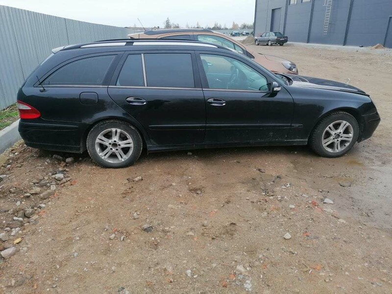 Photo 9 - Mercedes-Benz E 220 2004 y parts