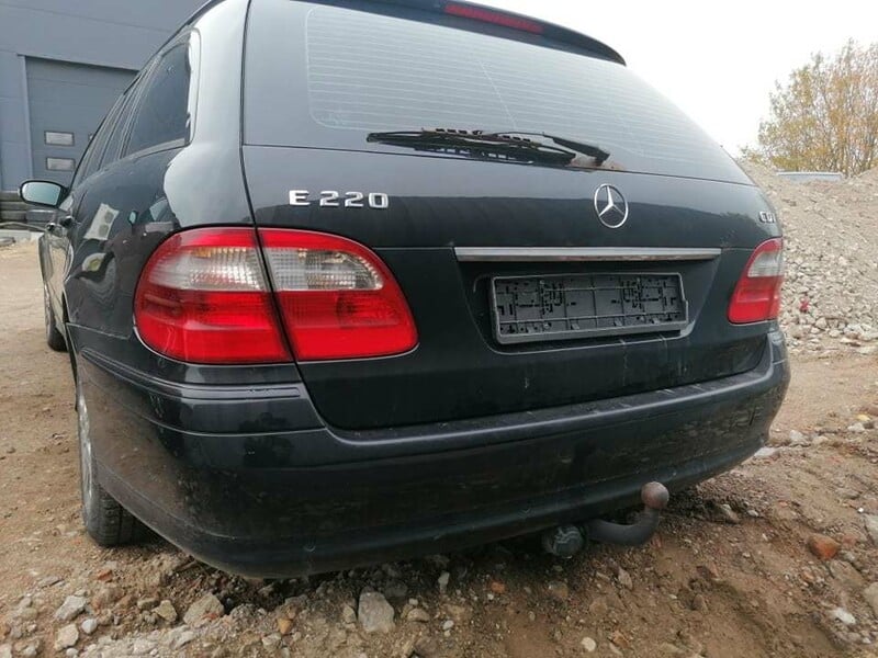 Photo 19 - Mercedes-Benz E 220 2004 y parts