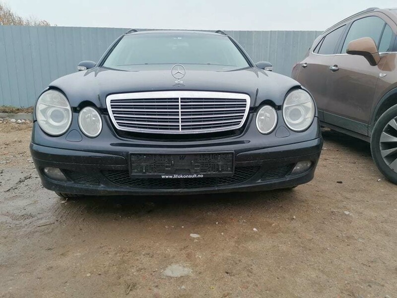 Photo 29 - Mercedes-Benz E 220 2004 y parts