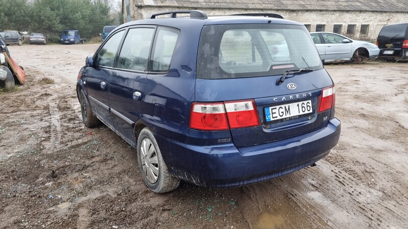 Photo 2 - Kia Clarus 2002 y parts