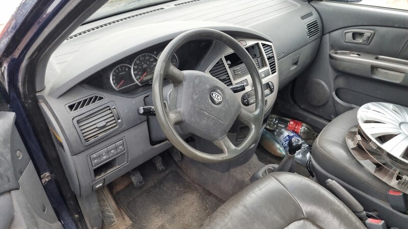 Photo 3 - Kia Clarus 2002 y parts