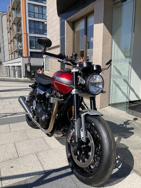 Photo 6 - Triumph Speed Twin 2024 y Classical / Streetbike motorcycle