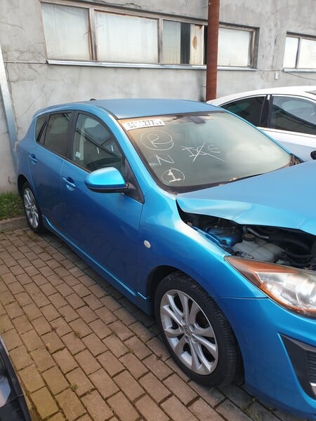 Photo 2 - Mazda 3 2011 y parts