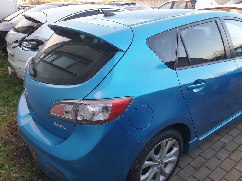 Photo 3 - Mazda 3 2011 y parts