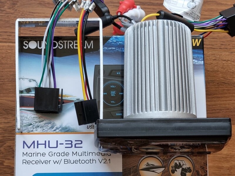 Nuotrauka 16 - Soundstream MHU-32SXM laivams Multimedia