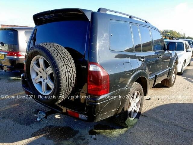 Photo 4 - Mitsubishi Pajero 2005 y parts