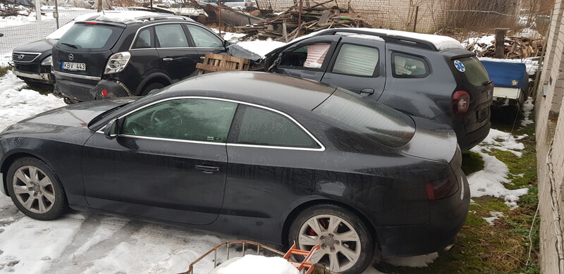 Photo 2 - Audi A5 2008 y parts