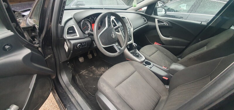 Photo 4 - Opel Astra IV 2011 y parts