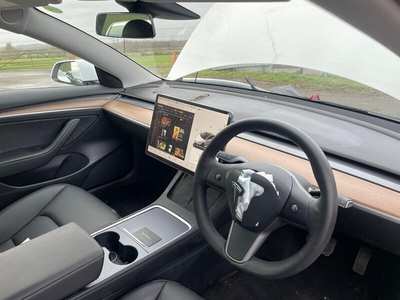 Photo 9 - Tesla Model 3 2021 y parts