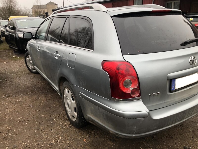 Photo 2 - Toyota Avensis II 2008 y parts