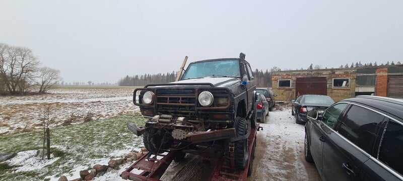 Nuotrauka 2 - Nissan Patrol 1989 m dalys