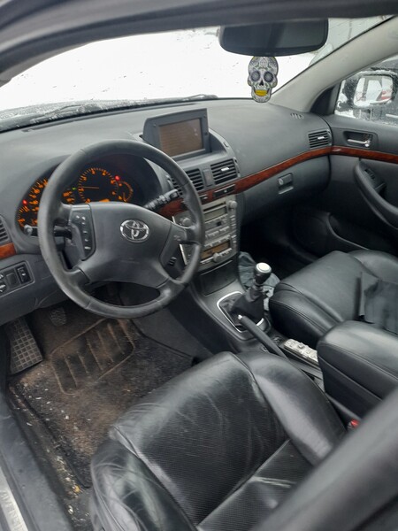 Photo 6 - Toyota Avensis 2005 y parts