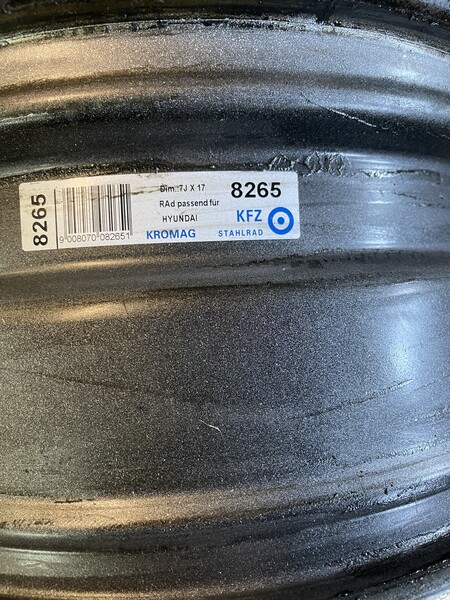 Photo 2 - Steel stamped R17 rims