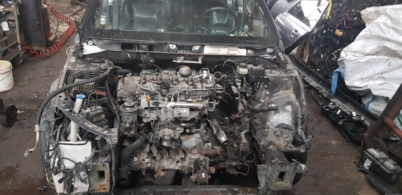 Toyota Avensis II 2006 y parts