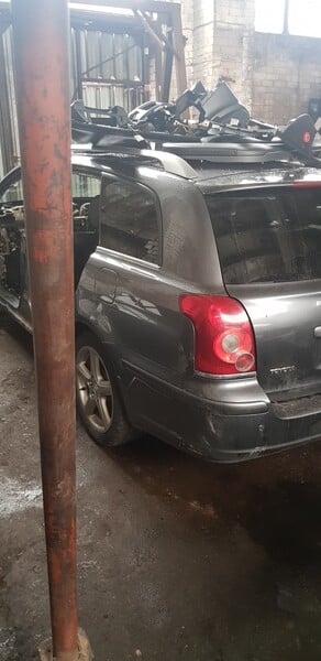 Photo 5 - Toyota Avensis II 2006 y parts