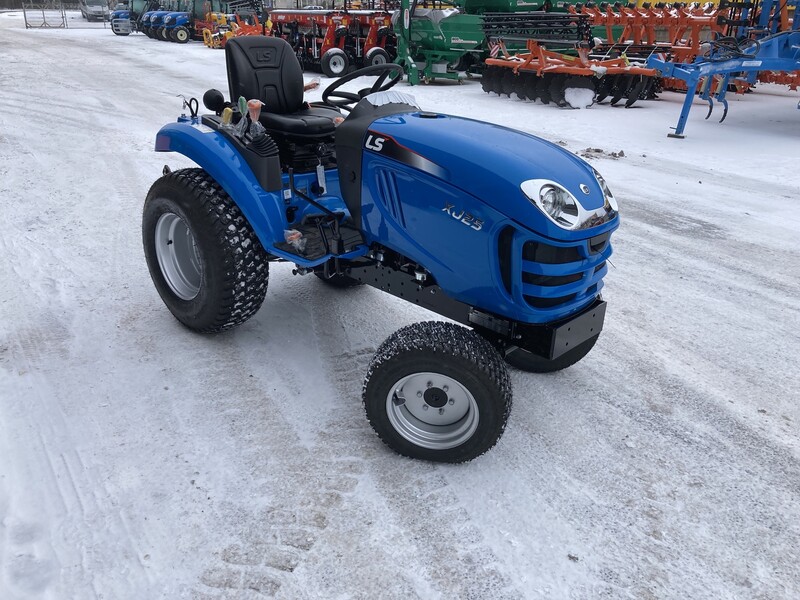 Photo 2 - LS Mtron XJ25 2022 y Tractor