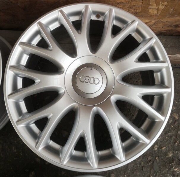 Photo 4 - Light alloy R18 rims