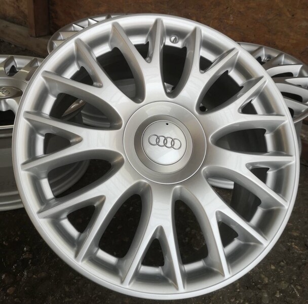 Photo 2 - Light alloy R18 rims