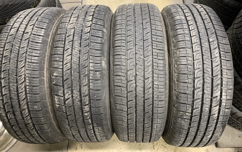 Photo 1 - Goodyear ASURANCE M+S R18 universal tyres passanger car
