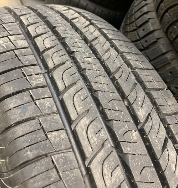 Photo 2 - Goodyear ASURANCE M+S R18 universal tyres passanger car