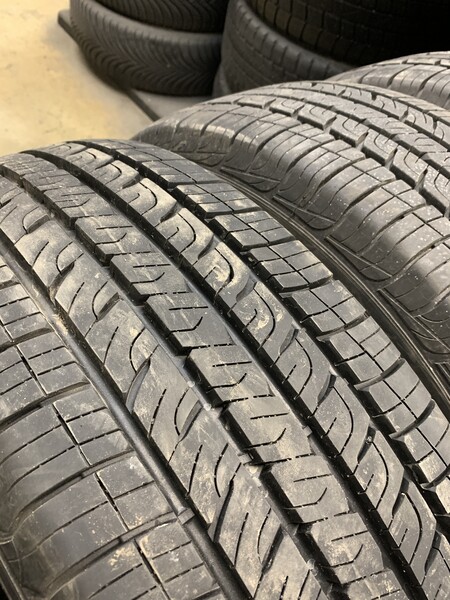 Photo 3 - Goodyear ASURANCE M+S R18 universal tyres passanger car