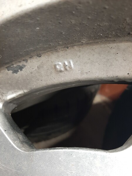Nuotrauka 11 - Mercedes-Benz R17 lengvojo lydinio ratlankiai