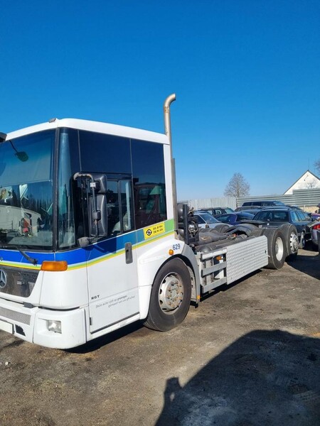 Mercedes-Benz econic 2628 2011 y Chassis