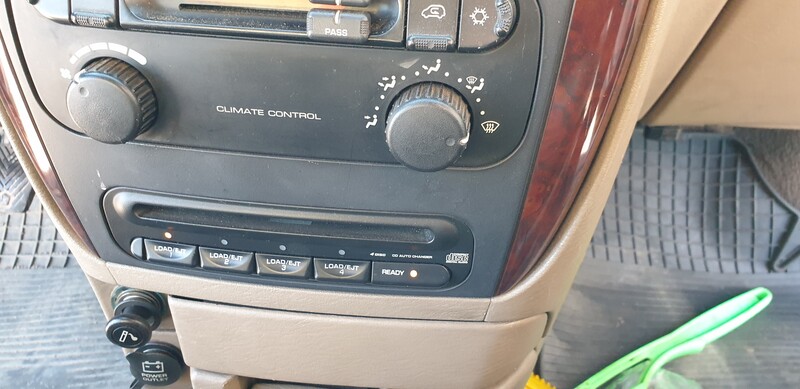 Photo 12 - Chrysler Grand Voyager III 2001 y parts