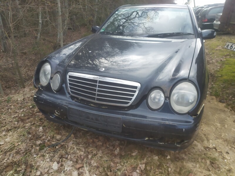 Photo 3 - Mercedes-Benz E 270 W210 2001 y parts