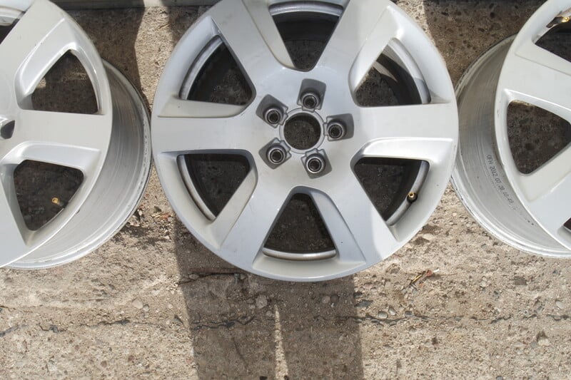 Photo 4 - Audi A6 light alloy R17 rims