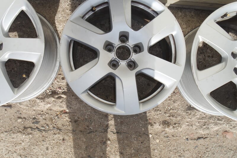 Photo 5 - Audi A6 light alloy R17 rims