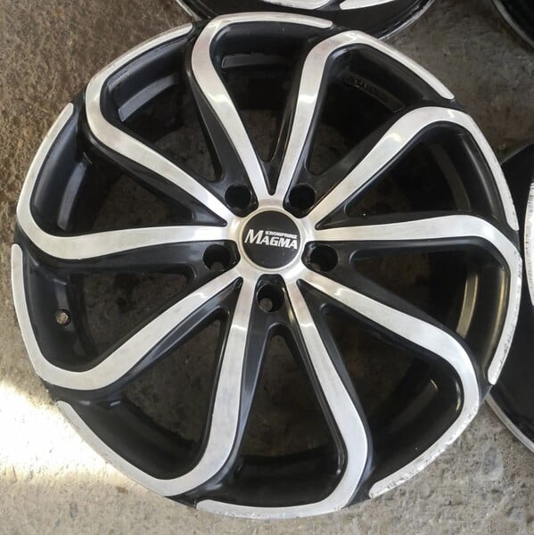 Photo 3 - Light alloy R19 rims