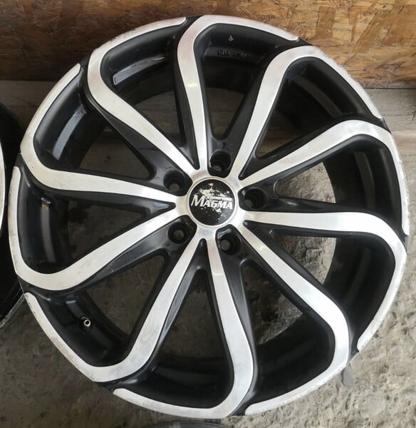 Photo 6 - Light alloy R19 rims