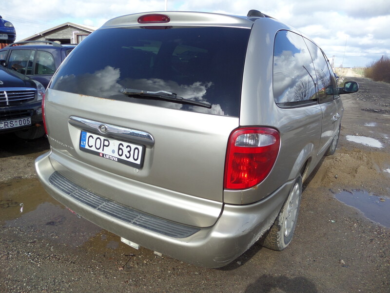 Photo 2 - Chrysler Town & Country 2007 y parts