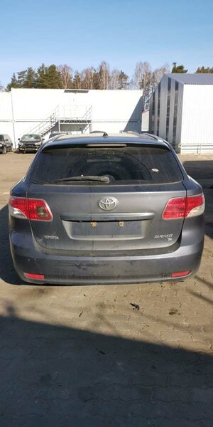 Photo 5 - Toyota Avensis 2008 y parts