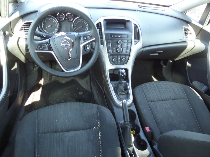 Photo 2 - Opel Astra 2010 y parts