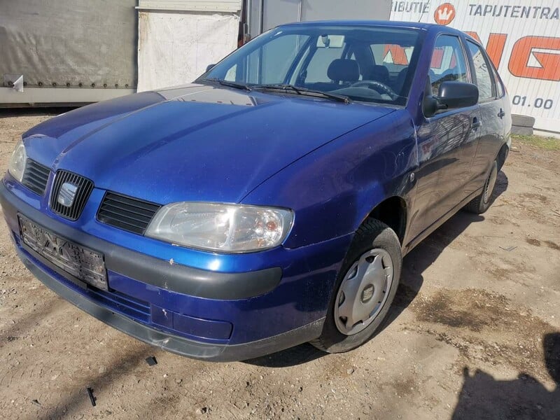 Photo 2 - Seat Cordoba 2000 y parts