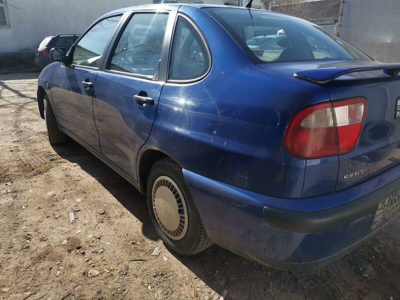 Photo 4 - Seat Cordoba 2000 y parts